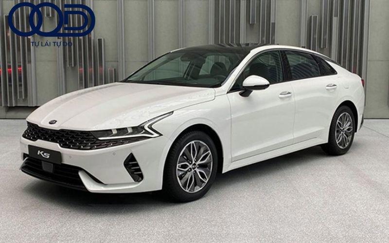 cho thuê xe hạng sang tự lái quận 4